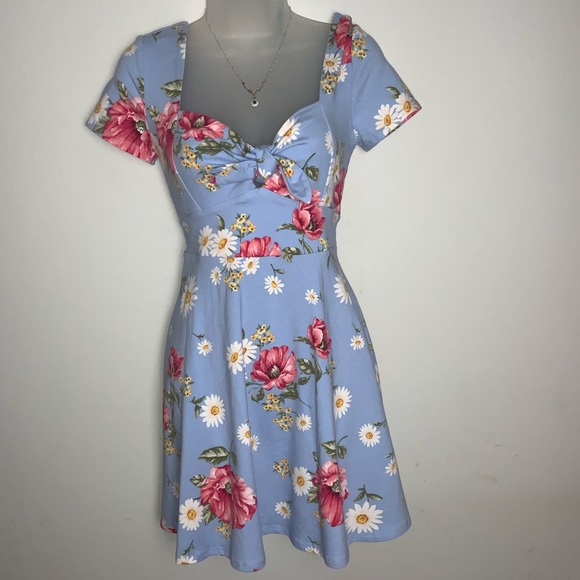 Forever 21 Dresses & Skirts - *NWT!* Floral Print Forever 21 Dress!